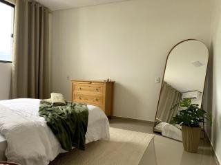 Apto charmoso com equipamento de ginástica - 0