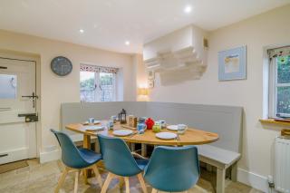 5 Bed in Corfe Castle DC061 - 1