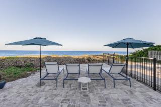 Luxurious Oceanfront Townhouse - 1