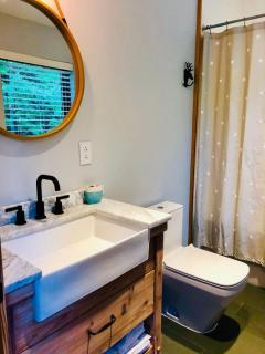 Luxury Lake Memphremagog Loft - 2 Bedrooms Water Views Firepit & Dock near Jay Peak - 2