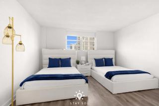 Modern Hollywood Beach Escape - City Views - 4