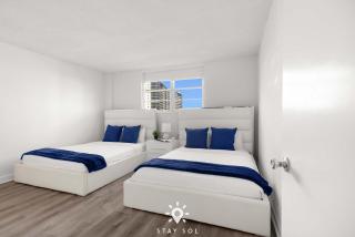 Modern Hollywood Beach Escape - City Views - 3