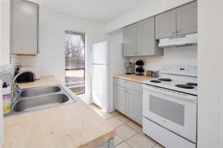 Deep Blue, Family Friendly, Renovated, Pets Welcome - 2