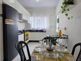 2 quartos, casa em bairro tranquilo 5 minutos do centro - 2