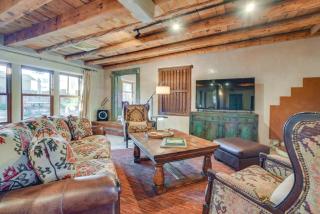 Rustic Adobe-Style Home with Hot Tub in Santa Fe - 9