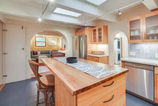 Rustic Adobe-Style Home with Hot Tub in Santa Fe - 4