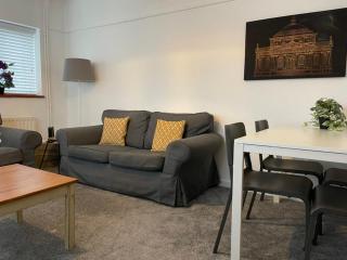 AwayOnBusiness Spacious Detached Highfield House - 7