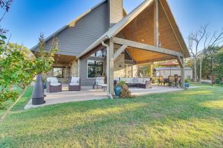 Upscale A-Frame Escape with Lake Access in Quinton! - 9