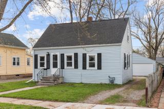 Cozy Oshkosh Home Minutes from UW, EAA & Downtown - Oshkosh - 2