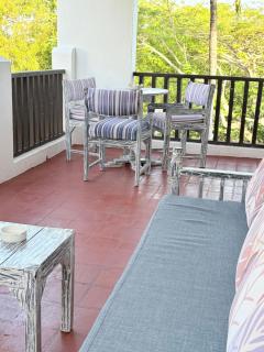 Wayside Beach Apartments - 4