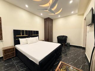 Serene Elegance Hotel - 8