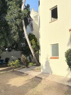 Wayside Beach Apartments - 4