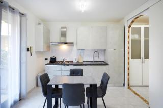 Sunshine Apt - 350m dal Lago con Piscina - 6