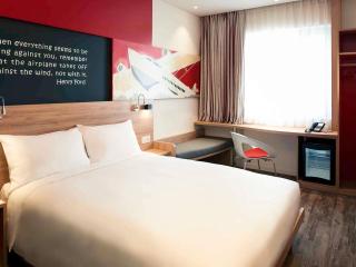 Ibis Saigon Airport - 2