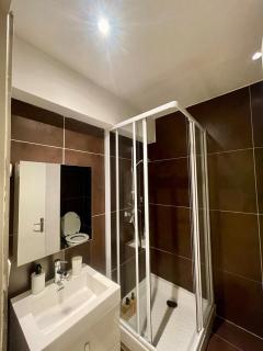 L'Evasion - Place Nationale - Netflix - 1