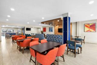 Holiday Inn Express Hotel & Suites Council Bluffs - Convention Center Area by IHG - 5