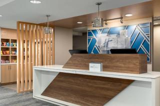 Holiday Inn Express & Suites North Fremont by IHG - 5
