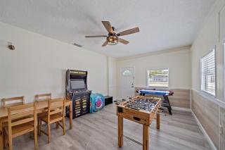 Heated Pool Home 10 miles Beach 3 miles IMG - 9