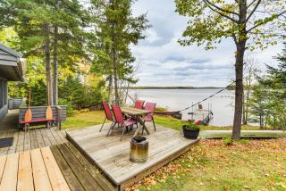 Private Peninsula! Modern-Rustic Fall Lake Cabin - 0