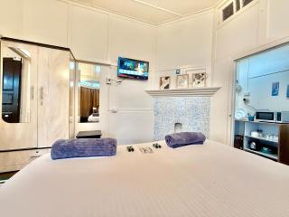 Yepplo Holiday Home - Traditional 2BHK Wooden House - Laban, Shillong - 4