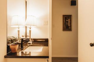 WabiSabi ATX Garden Gem at SoCo, Antique Deco, Cloud Beds, Shops & Eats - 1