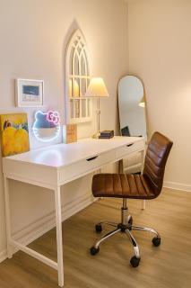 Wabi Sabi ATX Garden Gem at SoCo, Antique, Cloud Beds, Pool, Shops & Eats - 7