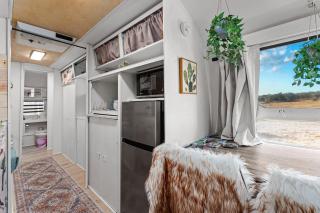 Running Buck Airstream 2 - Hot Tub & 5 Min to Main - 3