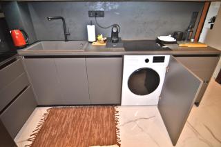 Aprilia Luxury Suites - 6