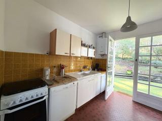 Villa au Calme avec Grand Jardin, Proche Commerces - FR-1-736-67 - 6