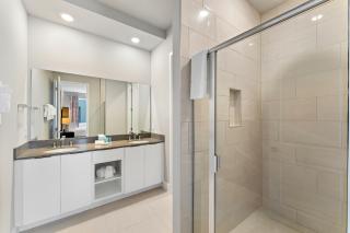 Sleek Condo Near Disney With Resort & Waterpark Access - B21-119 - 1