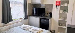 Central en-suite room, WIFI, Kitchen and Laundry Access - 6