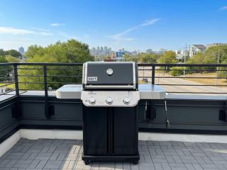8BR Rooftops with Hot Tub Fire Pit Skyline Views - 3