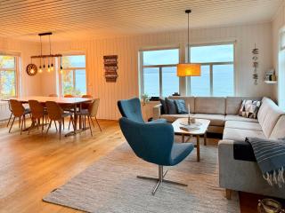 Jacuzzi, fjord view & northern lights - close to Hammerfest & North Cape - 4