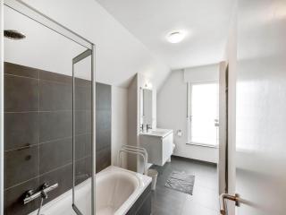 Chez Nous - 5