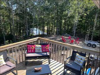 Lake home 4BR, 3BA Retreat Near Shops & Private 2 Level Dock - 2