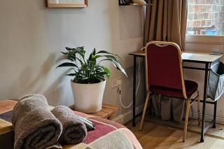 Studio - Sleeps 2 - Private Garden - 3