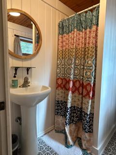 Hot Tub Getaway - Lake Cabin - 8