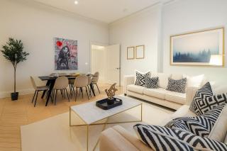 Premier 3 Bed Luxury Apartment in Covent Garden - 9