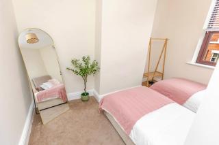 Cosy city centre home - Wi-Fi - Free Parking - 2