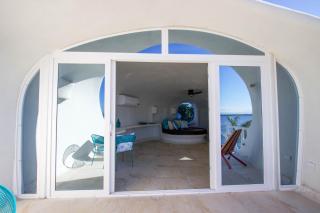 Shark Studio Retreat at Swan Villas - Gold Standard Certified - 8