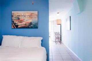 Great Views Studio apartment near Little Italy - 8