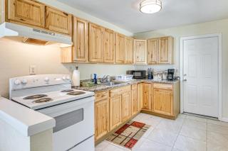 Ormond Beach Family Home Between River and Ocean - 4