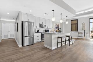 Luxurious Downtown-2 bed 2 bath Corner 2M - 6