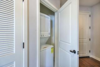 Luxurious Downtown-2 bed 2 bath Corner 2M - 3