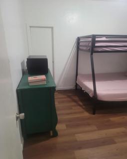 Cozy Room Near Downtown and Airport - 0