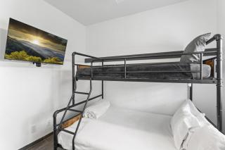 Empire Polo Grounds Close Gorgeous pool and spa home bike to Coachella - 2