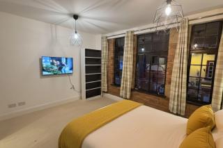 Market Street Retreat in Central Loughborough Sleeps 6 - 4