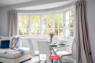 Exclusive Deal l Long Stay l 2Bedroom Apartment l Poole Centre l Close to Westbourne l Treeside Place l Seaside Escapes Short Lets & Serviced Accommodation - 8