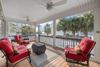 Heated Pool, Ping Pong, Short Walk to Beach and Pier, gathering spaces inside and out, Long Stays available - 4