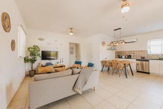 Charming hideaway 2 min to Beach - 3